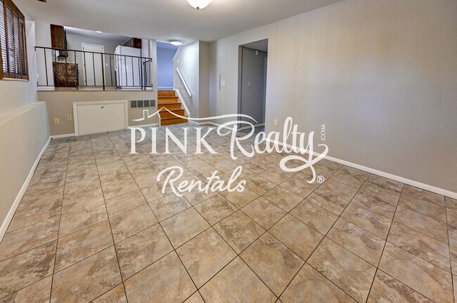 Building Photo - Nice 4 Bedroom Close to Peterson AFB and S...