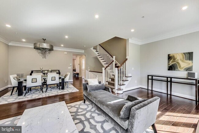 Building Photo - 10821 Symphony Park Dr