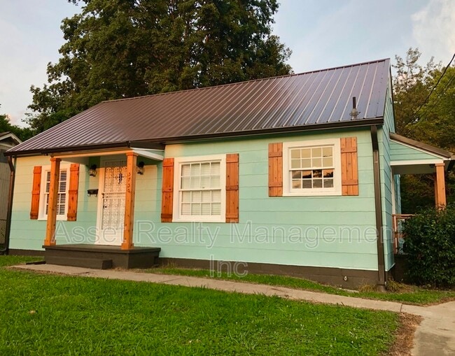 Primary Photo - 3730 Speedway Cir