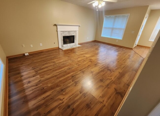 Building Photo - 3020 Oak Meadow Dr