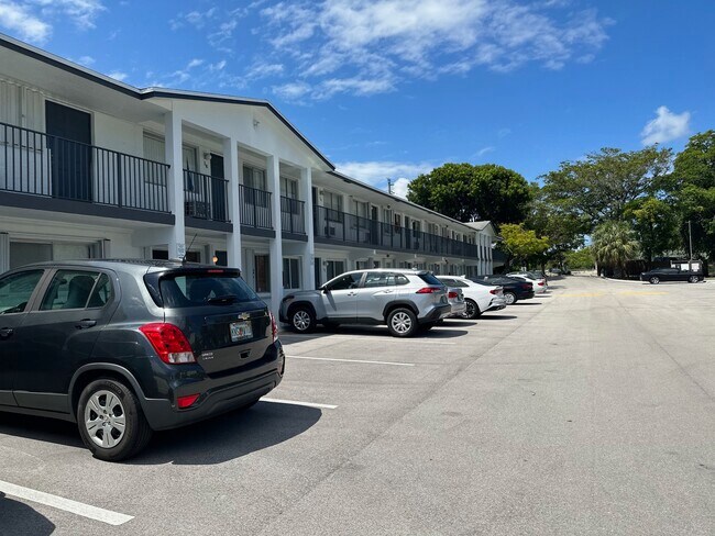 Building Photo - 1810 E Oakland Park Blvd