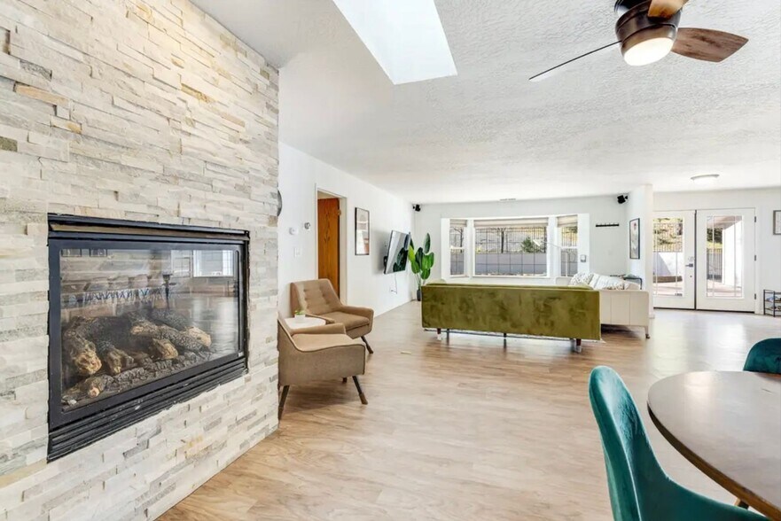 Building Photo - 19926 Pine Mountain Dr