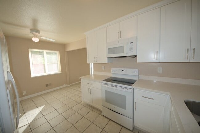 Building Photo - Pittsburg 3 bed/2 bath single family house for rent