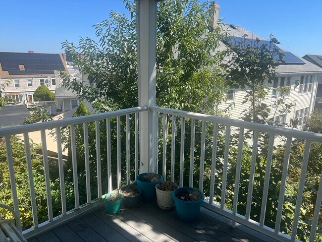 Building Photo - 116 Summit Ave