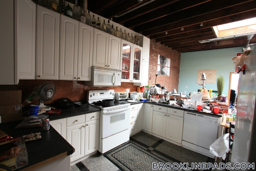 Building Photo - 25 St Marys Ct