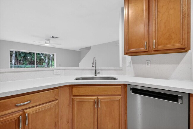 Building Photo - 16218 Sierra Palms Dr