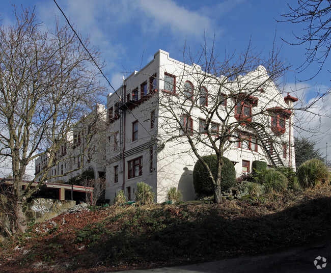 Building Photo - L'amourita