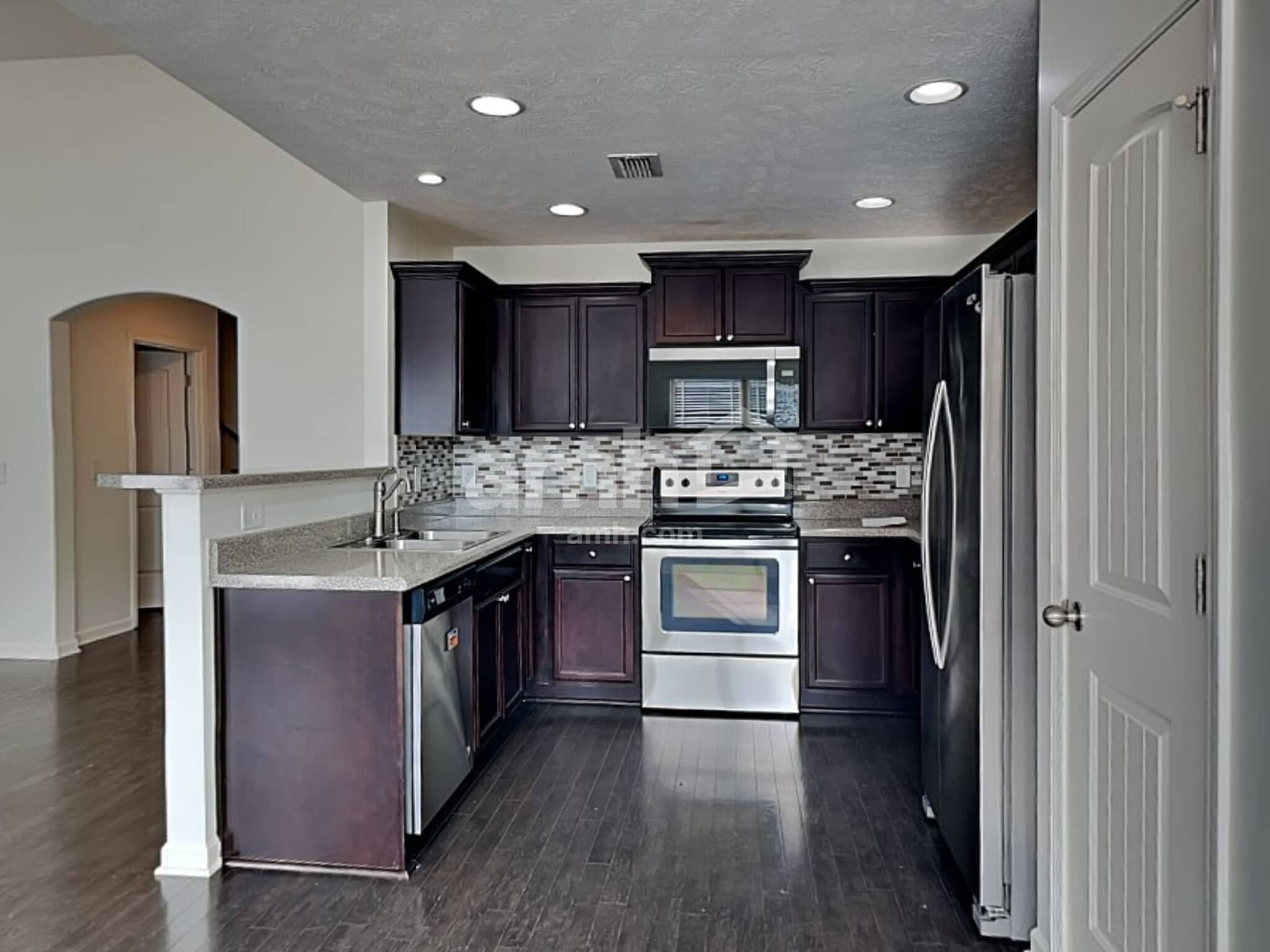 Building Photo - 123 Farmbrook Ct