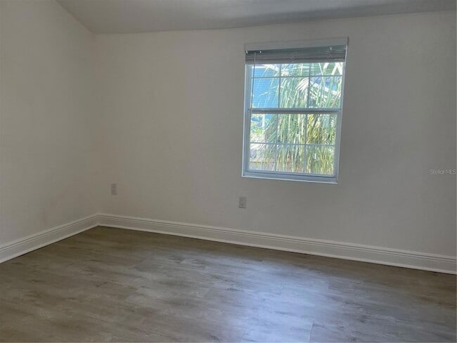 Building Photo - 114 W Amelia Ave