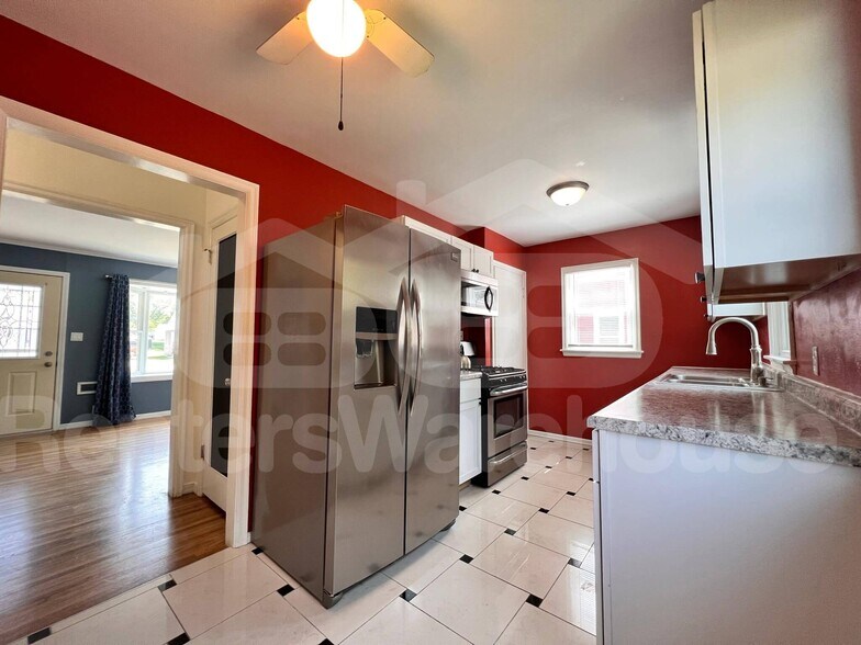 Building Photo - 3846 48th Pl