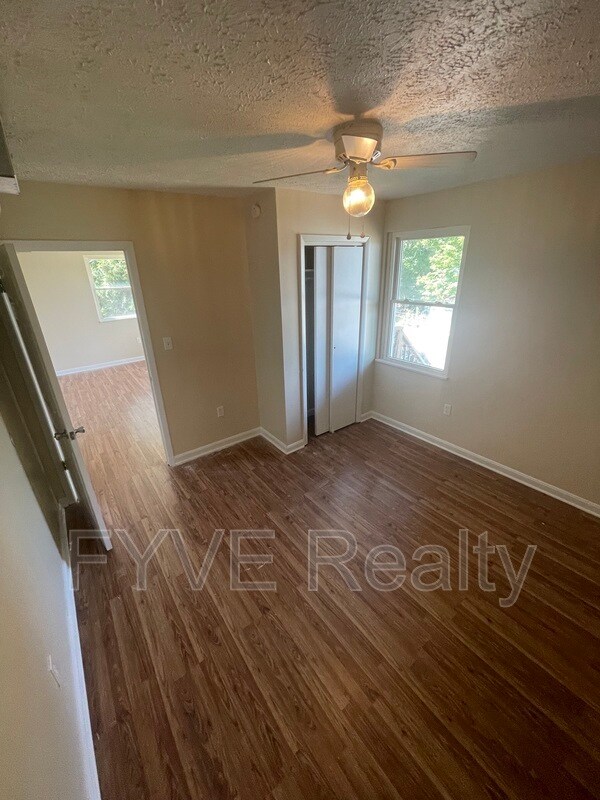 Building Photo - 1518 Chartiers Ave