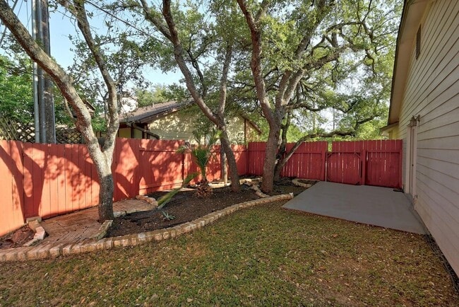 Building Photo - 3605 Palomar Ln