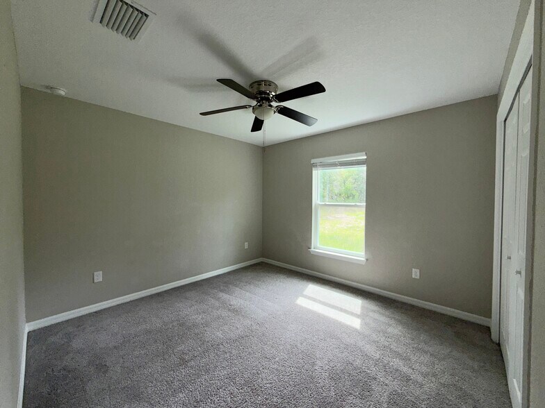 Building Photo - 853 Marion Oaks Mnr