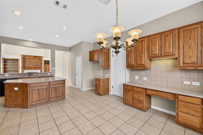 Building Photo - 8701 Mandevilla Dr
