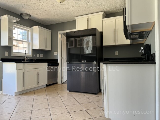 Building Photo - 1231 Alexwood Dr