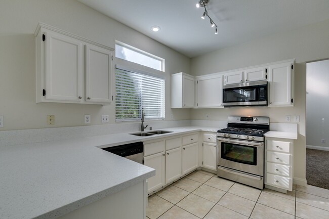 Building Photo - Beautiful remodeled 3 bedroom 2-story home...