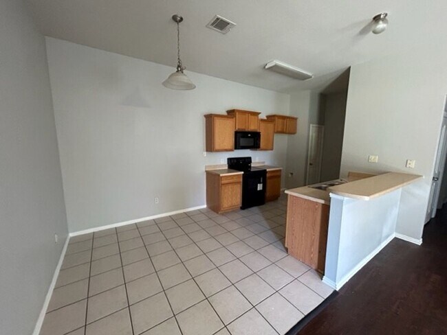 Building Photo - 1212-1214 Sironia Trail
