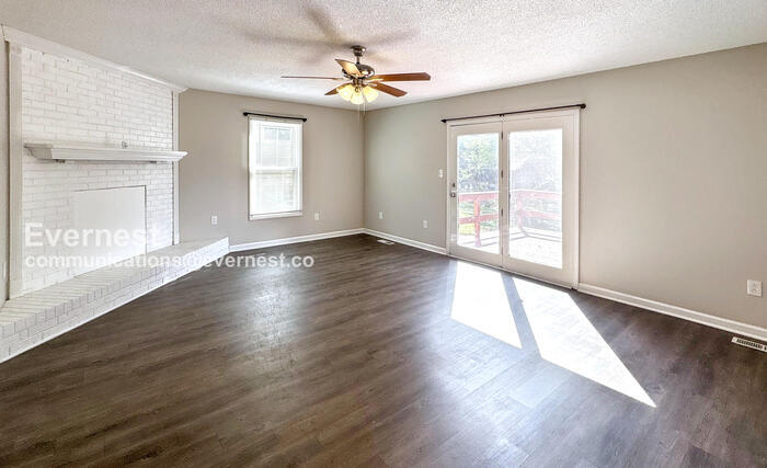 Building Photo - 2113 Stapp Dr NE