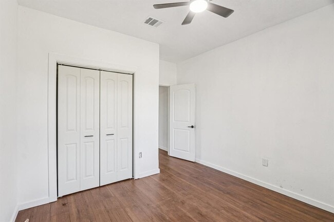 Building Photo - 385 Alta Vista Dr