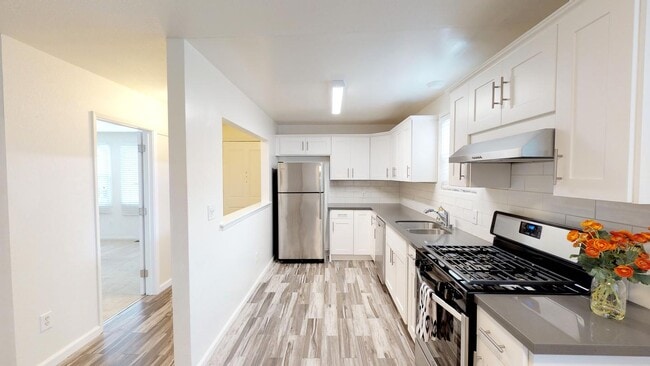 Building Photo - Room in 4 Bedroom Home at 714 Aileen St