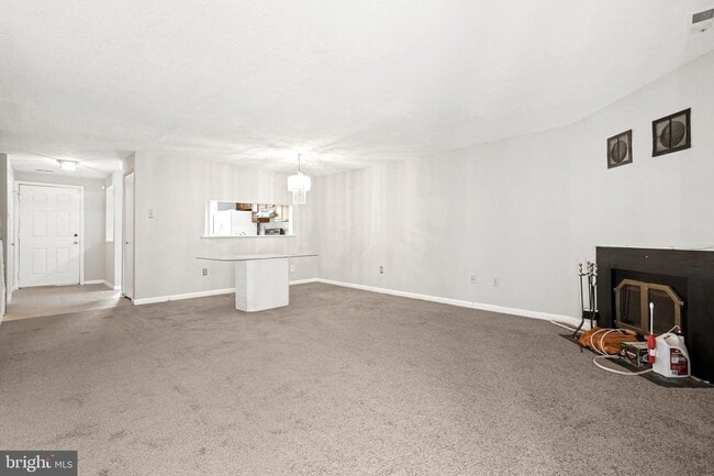 Building Photo - 1635 Forest Park Dr
