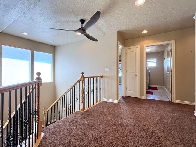 Building Photo - Beauty & Space on Premium Corner Lot!