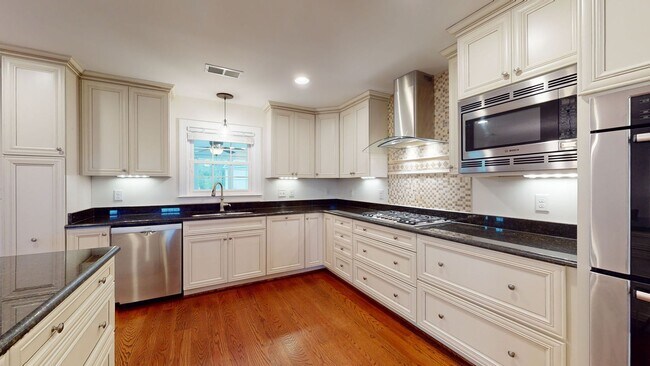 Building Photo - 202 Tidewater Dr