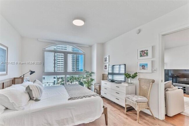 Building Photo - 2080 S Ocean Dr