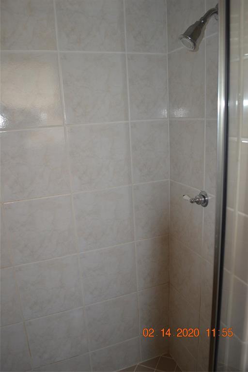 Building Photo - 6115 Bandera Ave