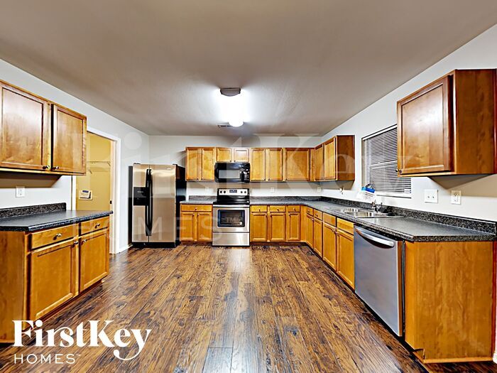 Building Photo - 3005 Buckleigh Dr