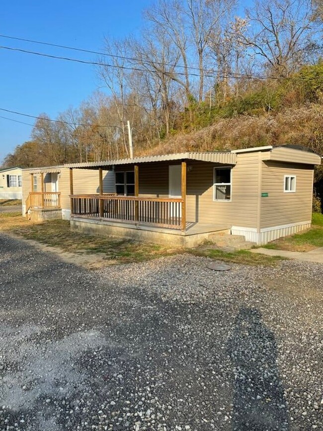 Building Photo - 2 Bedroom Mobile Home