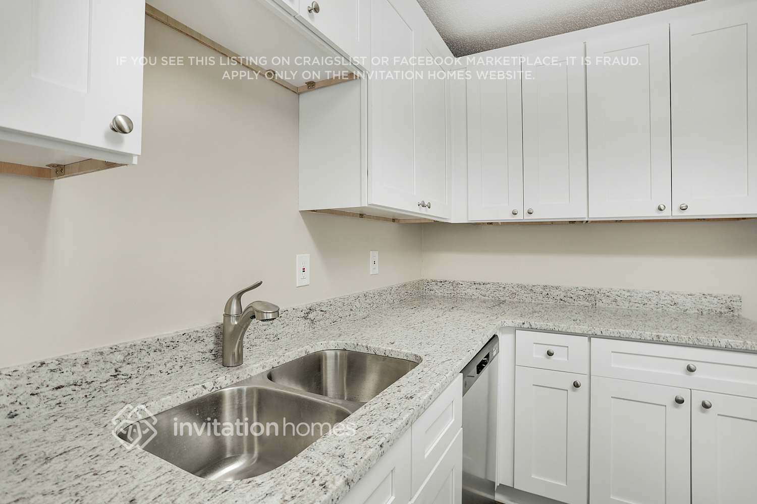 Building Photo - 832 Post Rd Cir