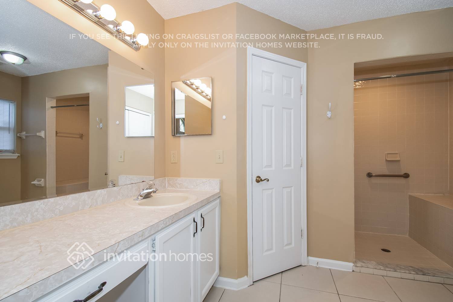 Building Photo - 8258 Lakemont Dr