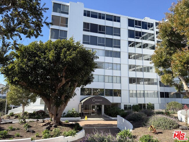 Building Photo - 17350 Sunset Blvd