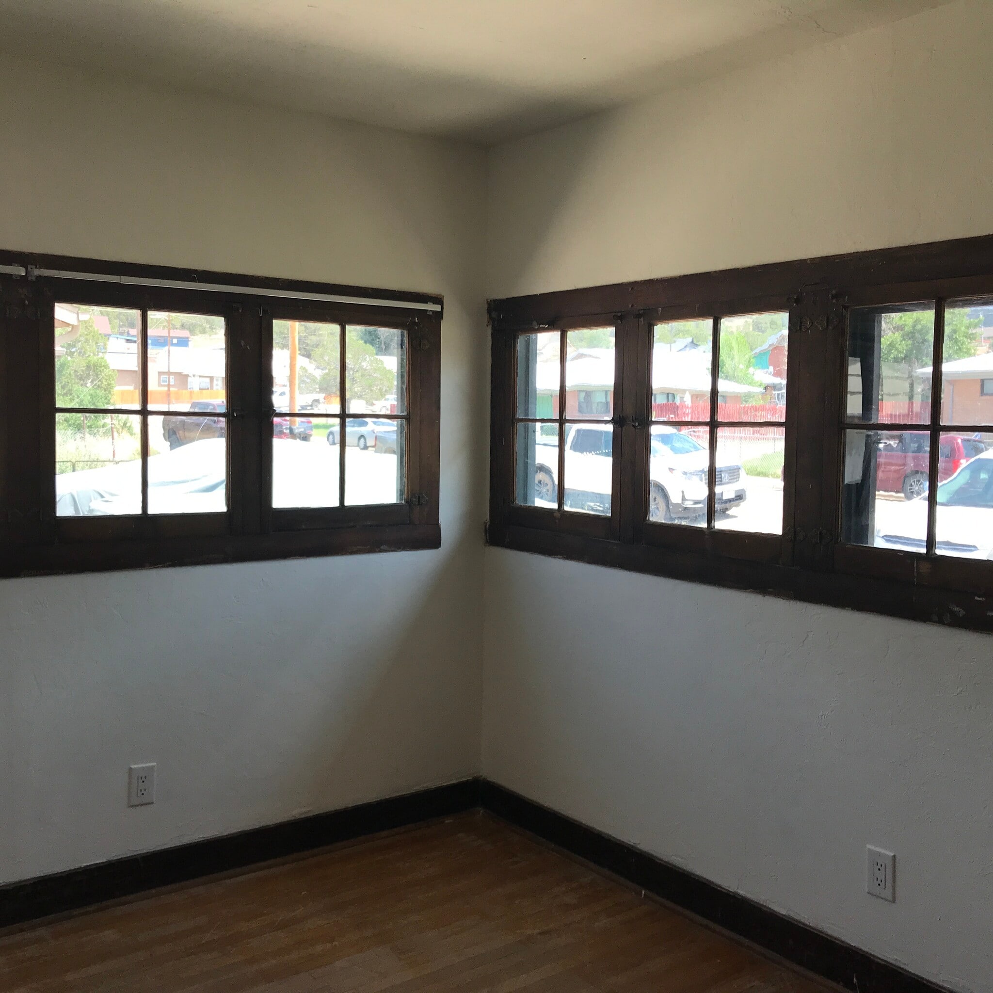 Sun room - 1105 E 8th St