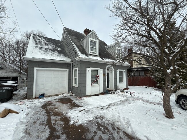 Building Photo - 3013 Knoxville Ave