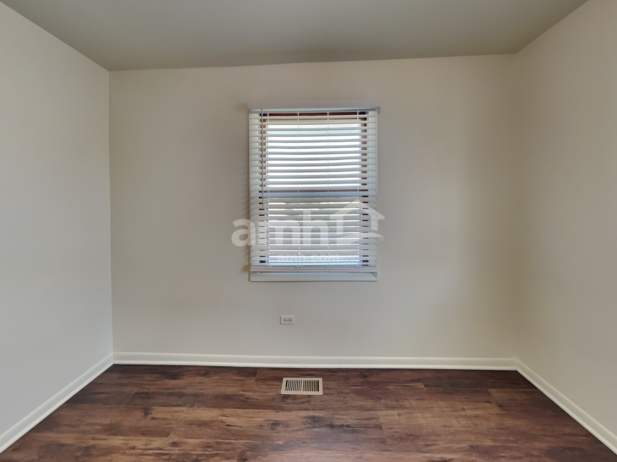 Building Photo - 2512 Labrecque Dr