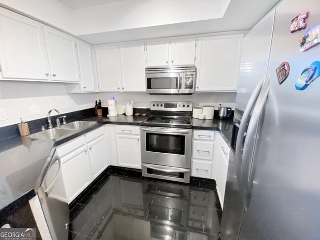 Building Photo - 521 McGill Park Ave NE