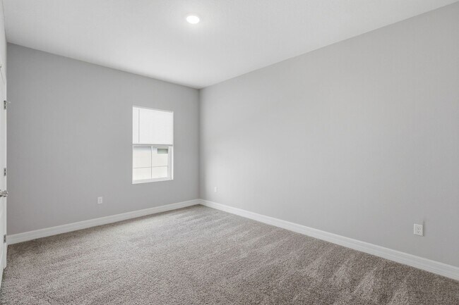Building Photo - 5574 SW 128th Pl