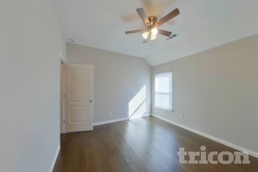 Building Photo - 714 Shady Meadow Ln