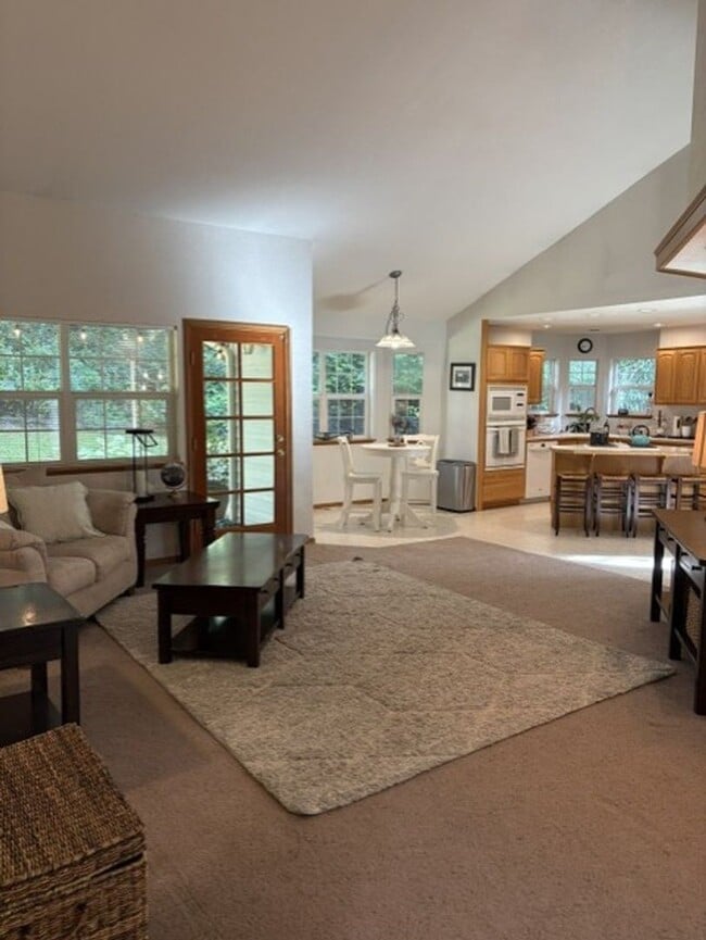 Building Photo - Relax and Unwind in This Beautiful Gig Harbor Rental