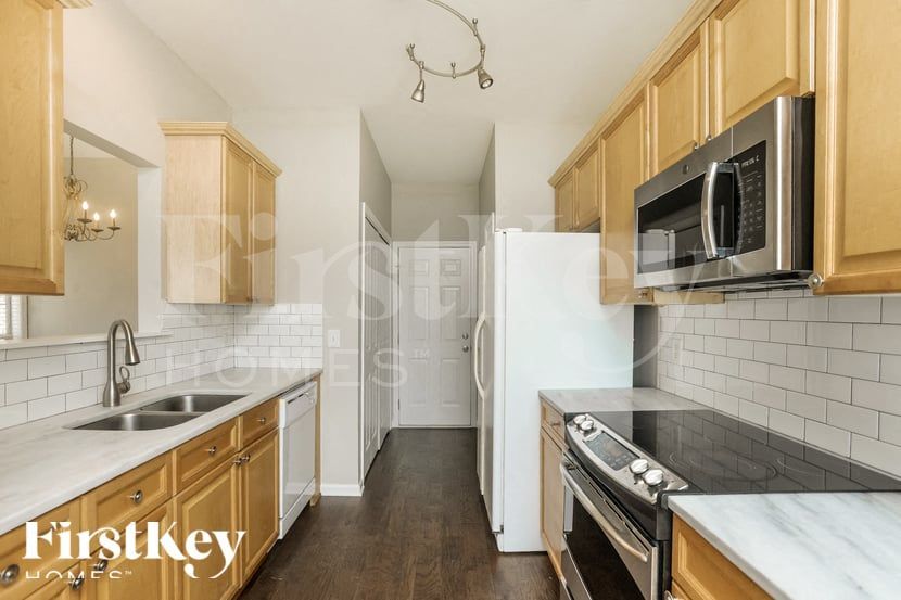 Building Photo - 442 Bentmoor Way