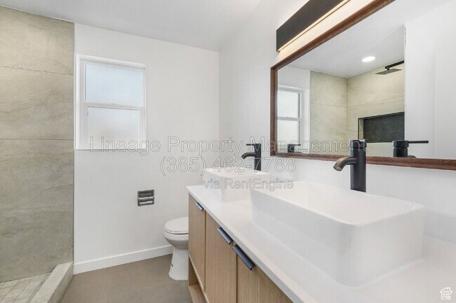 Building Photo - 288 Downington Ave S