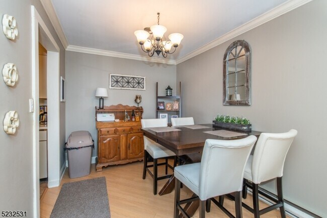 Building Photo - 305 Federal Hill Rd