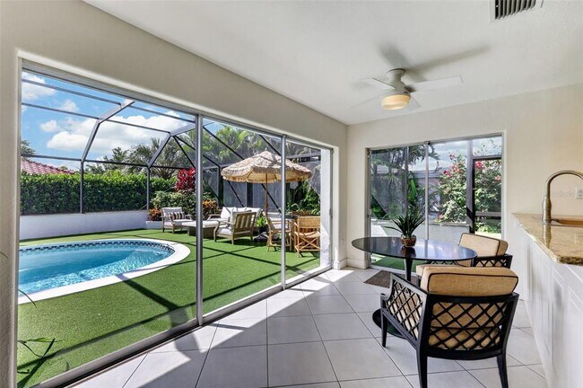 Building Photo - 567 Bird Key Dr