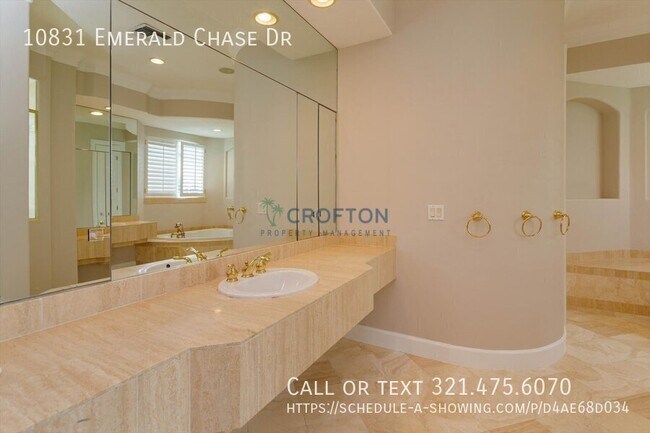 Building Photo - 10831 Emerald Chase Dr