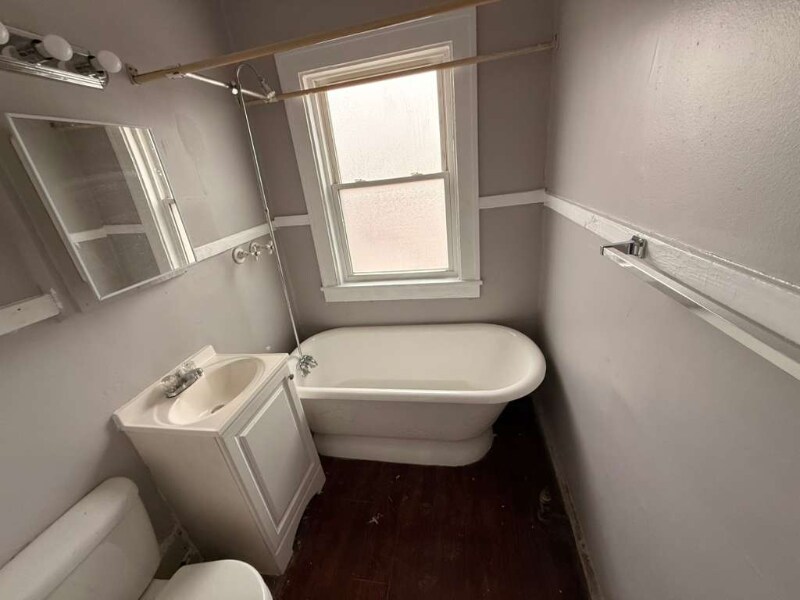 Building Photo - 14300 Lakeshore Blvd