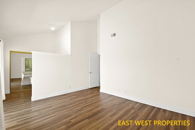 Building Photo - 5012 Greencap Ave