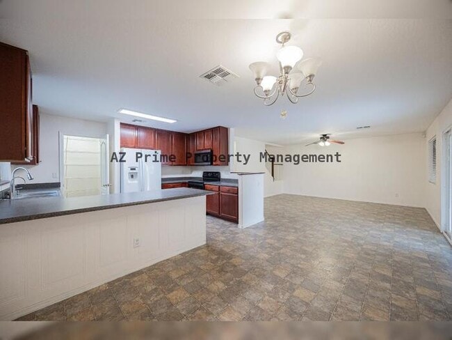 Building Photo - 11424 W Austin Thomas Dr