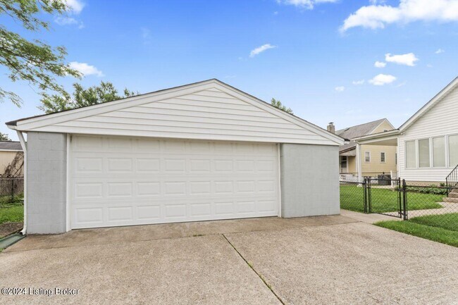 Building Photo - 2701 Delor Ave